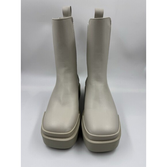 Charles & Keith Platform Chunky Chelsea Gray-White Boots Size 37/ 7 US - Picture 3 of 16